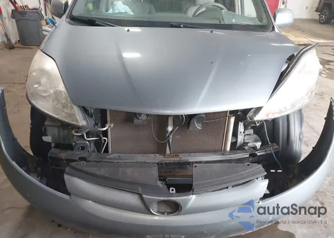 2008 Toyota Sienna Xle z USA, uszkodzony, nr VIN 5TDZK22C68S186818